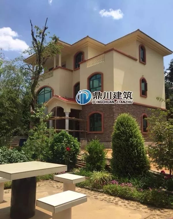 三層旋轉樓梯復式農村別墅建房案例，大氣漂亮得不像話！