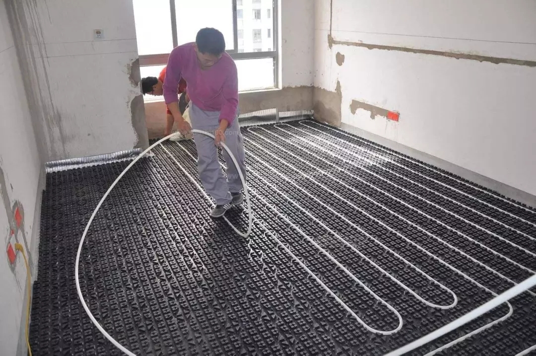 農村自建房是用地暖好還是暖氣片好？這樣選擇不會錯！